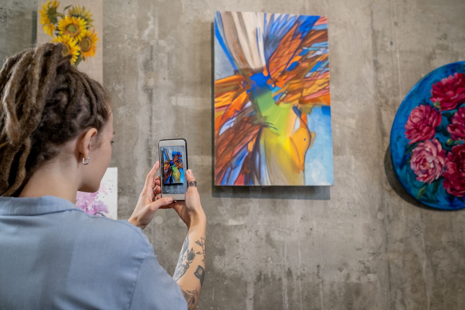 Online art sales website